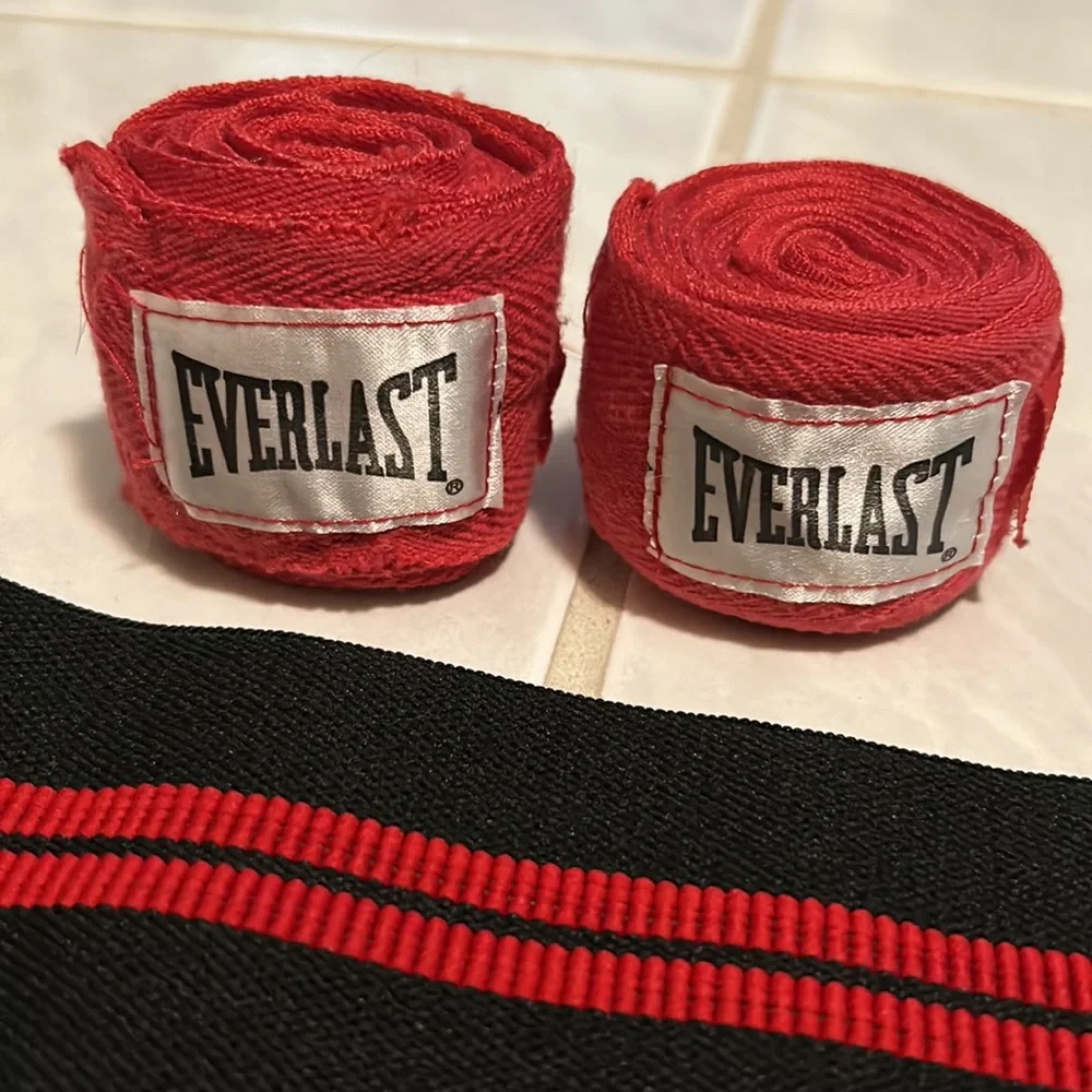 Hand wraps, wrist wraps and resistance bands - Picture 9 of 9